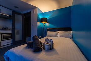 100 Dale Road Studios in Guest House