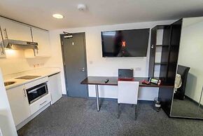 100 Dale Road Studios in Guest House