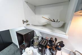 100 Dale Road Studios in Guest House