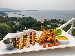 Lunas View Hotel and Restaurant