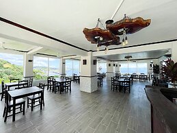 Lunas View Hotel and Restaurant