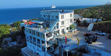 Lunas View Hotel and Restaurant