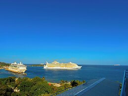 Lunas View Hotel and Restaurant