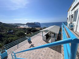 Lunas View Hotel and Restaurant