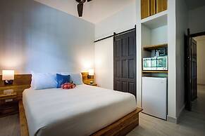 THE SEA GLASS INN