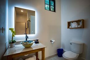 THE SEA GLASS INN