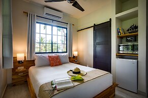 THE SEA GLASS INN
