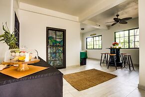 THE SEA GLASS INN