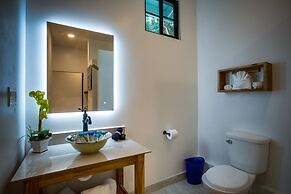 THE SEA GLASS INN