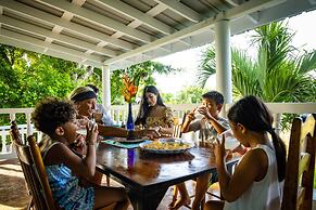 THE SEA GLASS INN