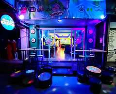 Popeyes Hostel Coffeeshop and Beer Bar