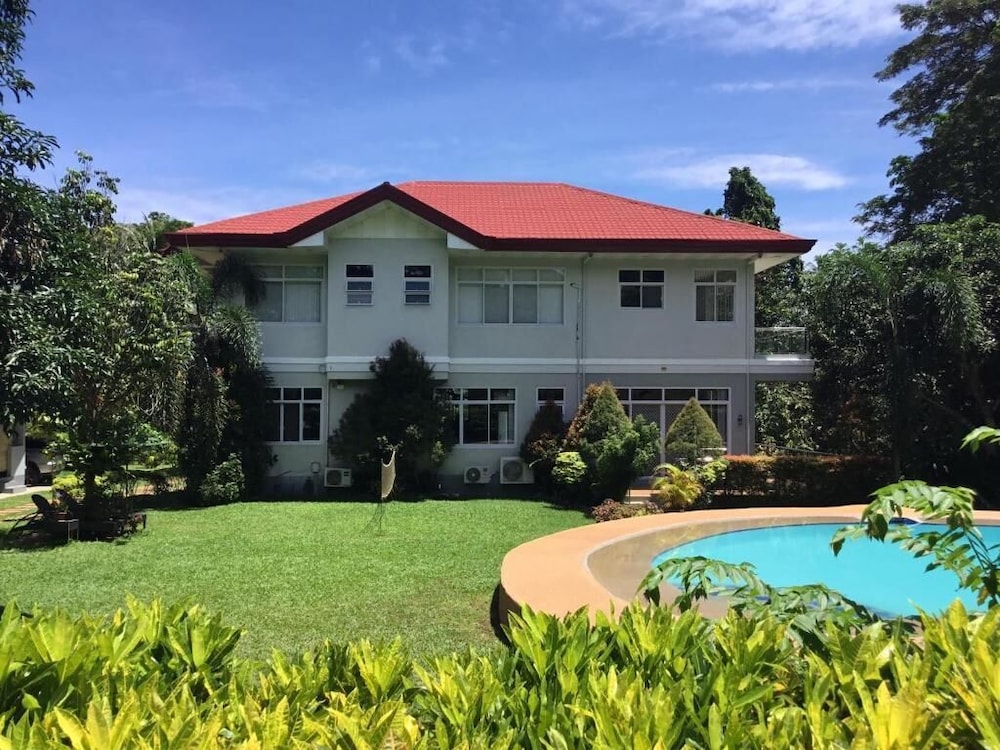 CAMIGUIN LANZONES RESORT