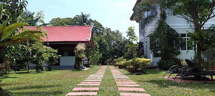 CAMIGUIN LANZONES RESORT