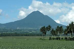 CAMIGUIN LANZONES RESORT