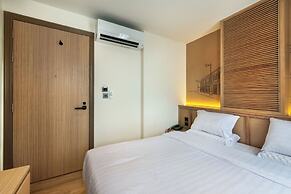 Phra Nakhon Poshtel