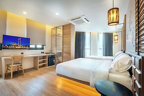 Phra Nakhon Poshtel