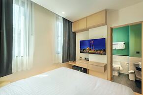 Phra Nakhon Poshtel