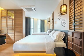 Phra Nakhon Poshtel