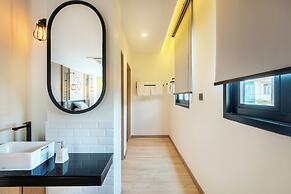 Phra Nakhon Poshtel