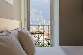 Pozzo Vertical Apartment With Garden and Parking