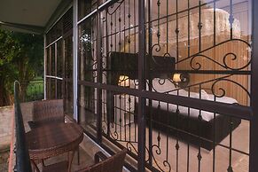 HUTLAND HOTEL
