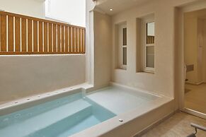 Apricus Suites