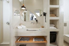 Mneme Suites & Villas
