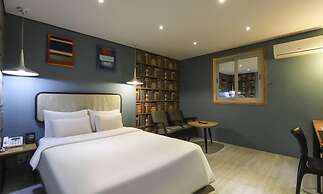 H2 Hotel