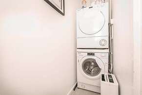 Impeccable 2-bed Apartment Close to City Centre