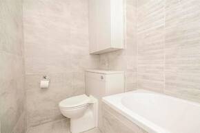 Impeccable 2-bed Apartment Close to City Centre