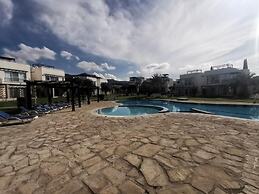 Turtle Bay Holiday - Sleeps 4, Pools & Sea View