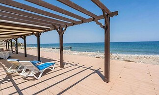 Turtle Bay Holiday - Sleeps 4, Pools & Sea View