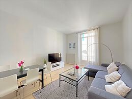 Modern Apartment 20 m from the Sea