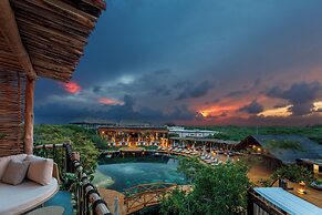 Hotel Shibari Tulum - Restaurant & Cenote Club