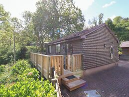 2 Manleigh Park