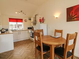 2 Manleigh Park