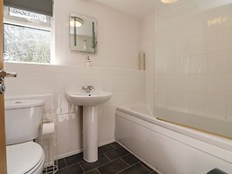 11 Manleigh Park