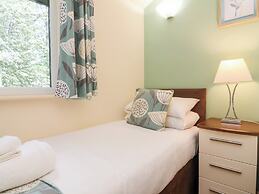 8 Manleigh Park