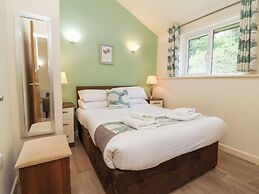 8 Manleigh Park