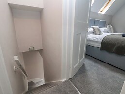 1 Golf Links Cottages