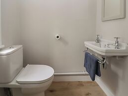 2 Golf Links Cottages