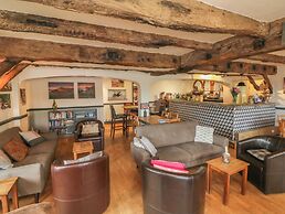 3 Manleigh Park