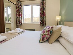 3 Manleigh Park