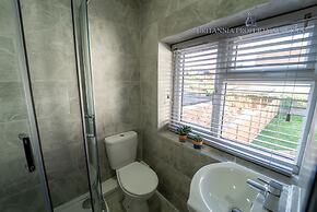 76 Bournbrook Road Equipped Studios Near QE