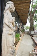 Nha Nghi Van Long Elephants