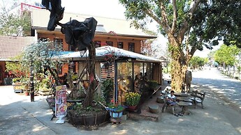 Nha Nghi Van Long Elephants