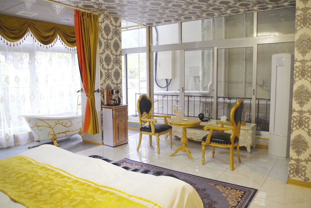 HOTEL LOMOSA