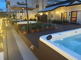 HOTEL LOMOSA