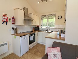 12 Manleigh Park