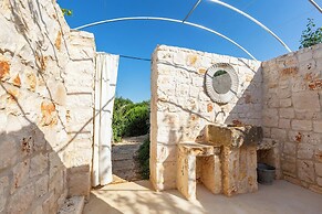 3224 Trulli Almaviva by Perle di Puglia